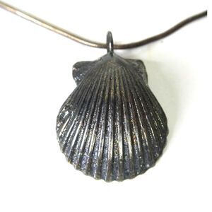 STG Sterling Silver Scallop Shell 3D Vintage Stamped Pendant 925 Round Necklace